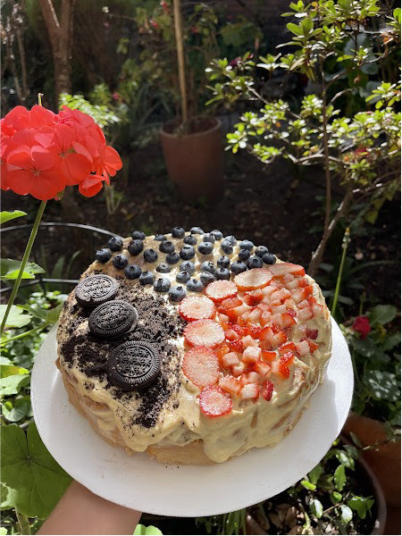 tortas_bogota_de_cumpleanos_para_hombre_mujer_decoradas_artesanales_personalizadas_a_domicilio_de_rollos_de_canela