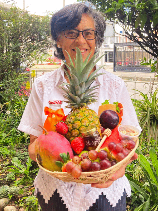 desayuno_frutas_saludable_pina_uvas_regalo_personalizado_domicilio
